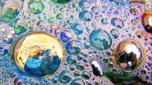 http://www.gizmodo.com.au/2011/04/the-physics-of-bubble-bath/